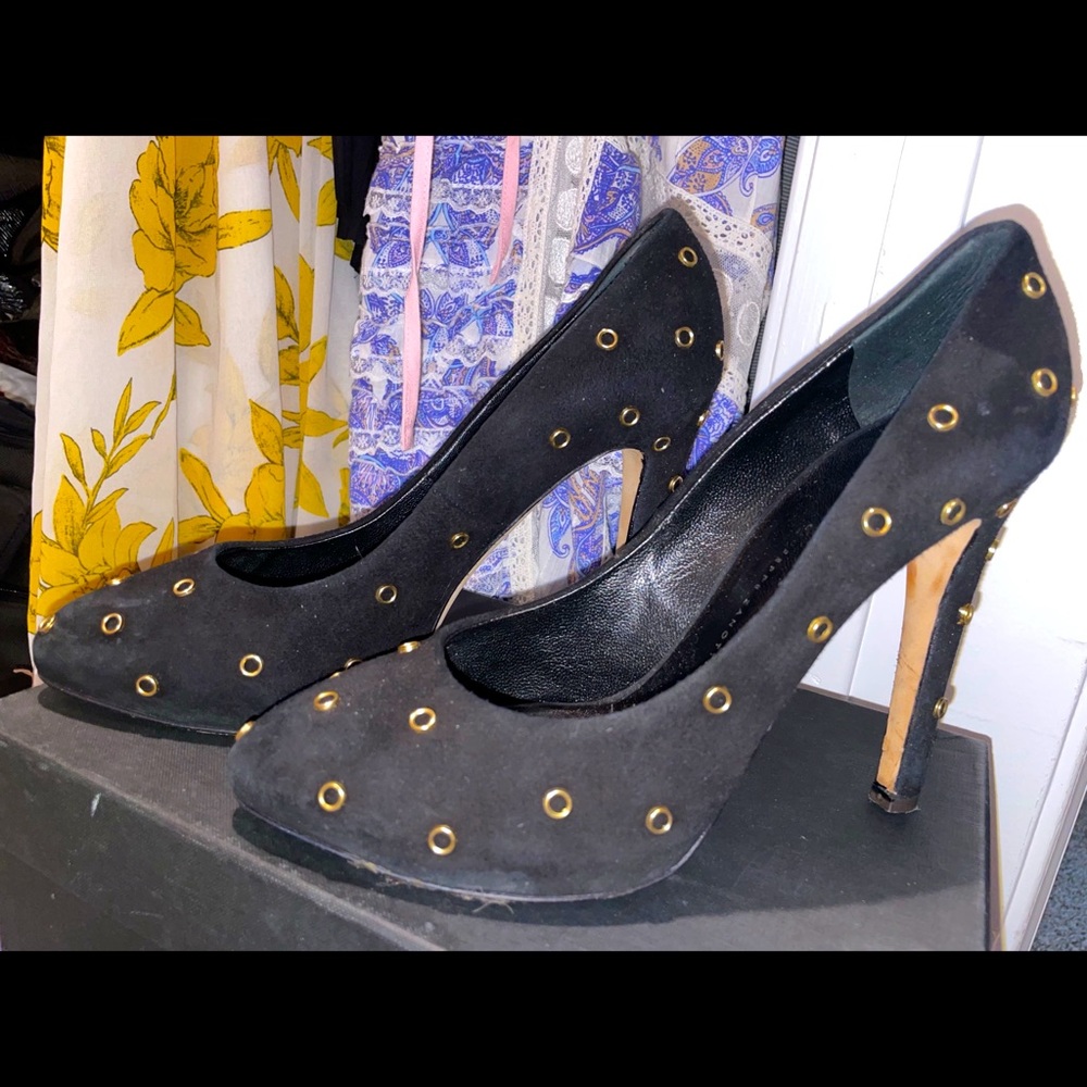 Authentic Giuseppe Zanotti Black Suede Pumps